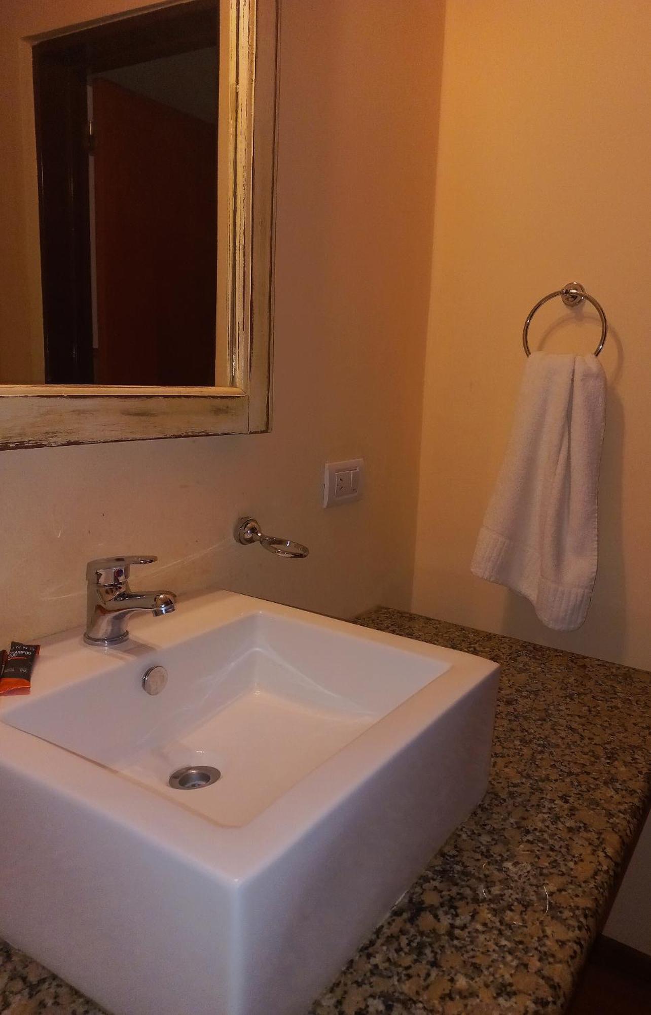 Hotel Faro Serrano